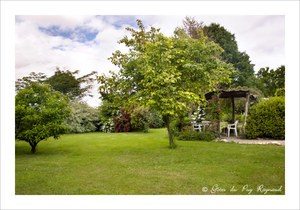 Le jardin des gîtes du Puy Raynaud en Corrèze, Limousin